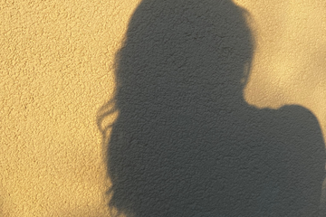 Sonnenschutz für die Kopfhaut: Warum sie UV-Schutz braucht