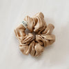 Azerum Seiden-Scrunchie in Champagner-Gold – schonendes Haargummi aus Satin für brüchiges und feines Haar